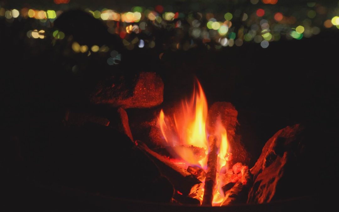 忘れられない夏の夜を!焚き火を囲みながらとろけるマシュマロ体験